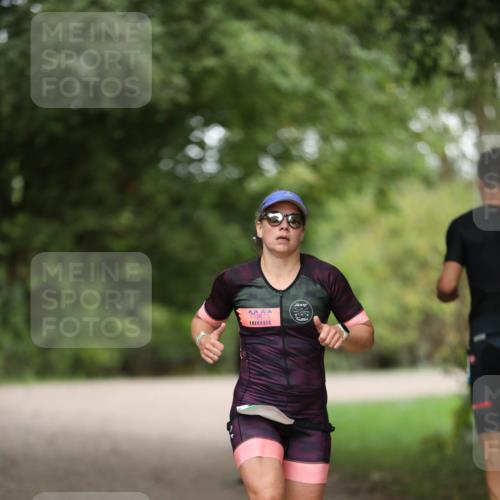 30.08.2026 - Elbe Triathlon Hamburg Antke Förster http://msf.ph/oto/10100756 30.08.2026 11:09:00 Laufen  meine-sportfotos.de