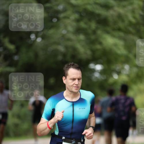 30.08.2026 - Elbe Triathlon Hamburg Antke Förster http://msf.ph/oto/10100770 30.08.2026 11:09:21 Laufen 638 meine-sportfotos.de