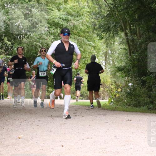 30.08.2026 - Elbe Triathlon Hamburg Antke Förster http://msf.ph/oto/10100797 30.08.2026 11:12:45 Laufen 873, 816, 911, 8310 meine-sportfotos.de