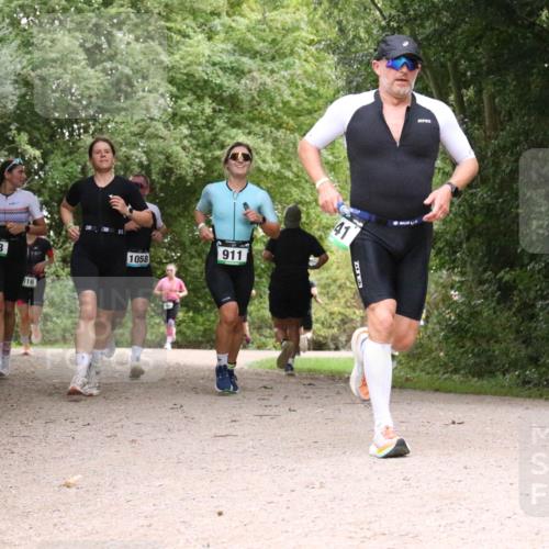 30.08.2026 - Elbe Triathlon Hamburg Antke Förster http://msf.ph/oto/10100799 30.08.2026 11:12:46 Laufen 873, 816, 1058, 911, 41, 3 meine-sportfotos.de