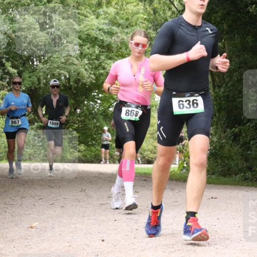 30.08.2026 - Elbe Triathlon Hamburg Antke Förster http://msf.ph/oto/10100831 30.08.2026 11:12:59 Laufen 867, 1099, 636, 868 meine-sportfotos.de