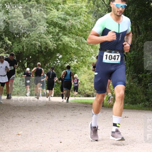 30.08.2026 - Elbe Triathlon Hamburg Antke Förster http://msf.ph/oto/10100859 30.08.2026 11:13:15 Laufen 168, 1047 meine-sportfotos.de