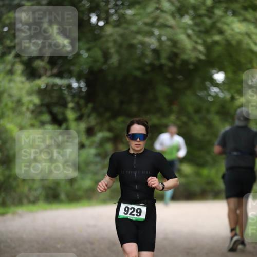 30.08.2026 - Elbe Triathlon Hamburg Antke Förster http://msf.ph/oto/10100880 30.08.2026 11:10:30 Laufen 929 meine-sportfotos.de