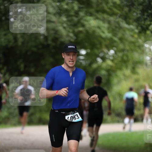 30.08.2026 - Elbe Triathlon Hamburg Antke Förster http://msf.ph/oto/10100900 30.08.2026 11:10:46 Laufen 093 meine-sportfotos.de