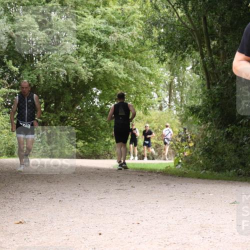 30.08.2026 - Elbe Triathlon Hamburg Antke Förster http://msf.ph/oto/10100945 30.08.2026 11:14:04 Laufen 775, 537 meine-sportfotos.de