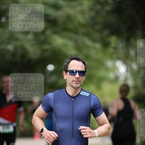 30.08.2026 - Elbe Triathlon Hamburg Antke Förster http://msf.ph/oto/10100948 30.08.2026 11:11:12 Laufen 697 meine-sportfotos.de