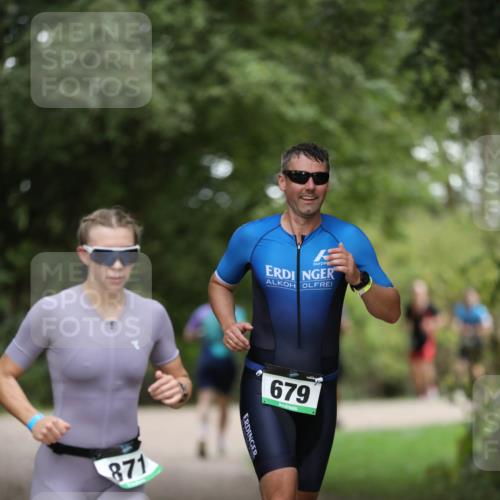 30.08.2026 - Elbe Triathlon Hamburg Antke Förster http://msf.ph/oto/10100996 30.08.2026 11:11:37 Laufen 871, 679 meine-sportfotos.de