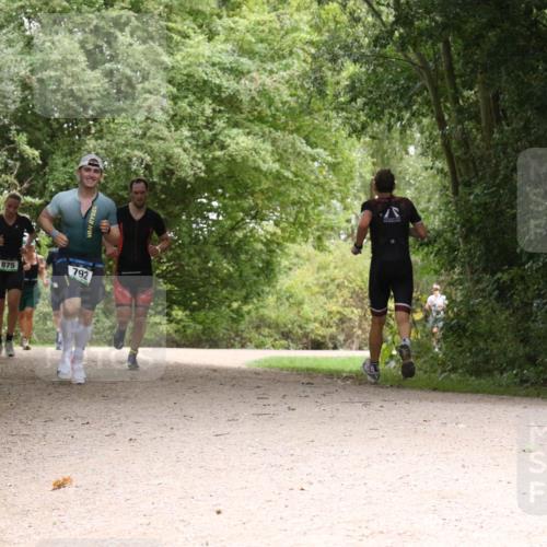 30.08.2026 - Elbe Triathlon Hamburg Antke Förster http://msf.ph/oto/10101057 30.08.2026 11:15:18 Laufen 875, 792 meine-sportfotos.de