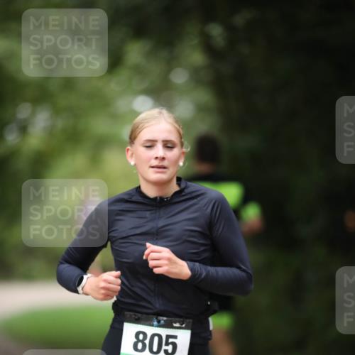 30.08.2026 - Elbe Triathlon Hamburg Antke Förster http://msf.ph/oto/10101060 30.08.2026 11:12:16 Laufen 805 meine-sportfotos.de
