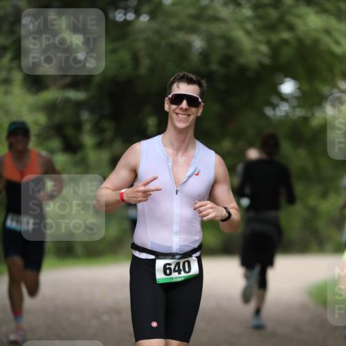 30.08.2026 - Elbe Triathlon Hamburg Antke Förster http://msf.ph/oto/10101076 30.08.2026 11:12:30 Laufen 640 meine-sportfotos.de