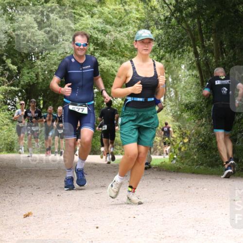 30.08.2026 - Elbe Triathlon Hamburg Antke Förster http://msf.ph/oto/10101077 30.08.2026 11:15:27 Laufen 577, 1627 meine-sportfotos.de