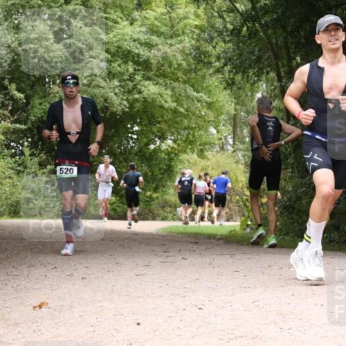 30.08.2026 - Elbe Triathlon Hamburg Antke Förster http://msf.ph/oto/10101101 30.08.2026 11:15:38 Laufen 520 meine-sportfotos.de