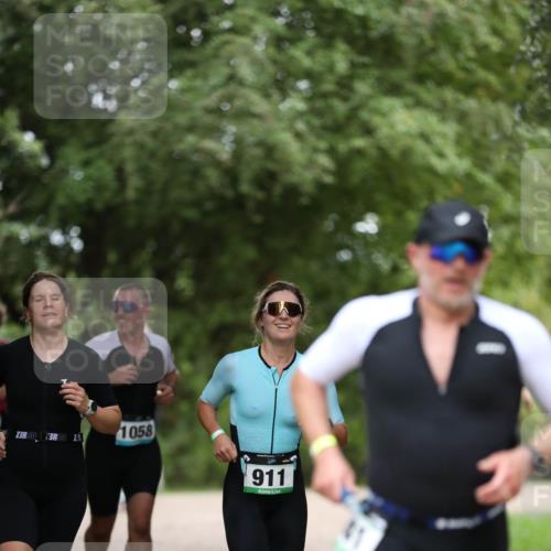 30.08.2026 - Elbe Triathlon Hamburg Antke Förster http://msf.ph/oto/10101108 30.08.2026 11:12:46 Laufen 3, 50, 3800, 1058, 911, 41 meine-sportfotos.de