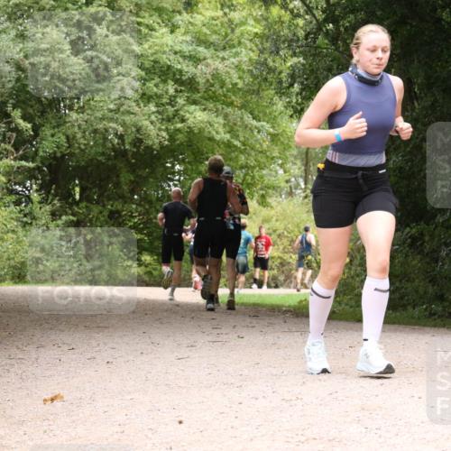 30.08.2026 - Elbe Triathlon Hamburg Antke Förster http://msf.ph/oto/10101137 30.08.2026 11:15:59 Laufen  meine-sportfotos.de