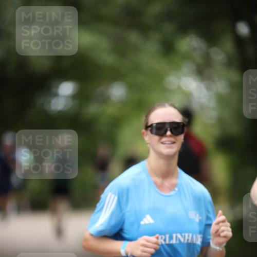 30.08.2026 - Elbe Triathlon Hamburg Antke Förster http://msf.ph/oto/10101150 30.08.2026 11:13:02 Laufen 867 meine-sportfotos.de
