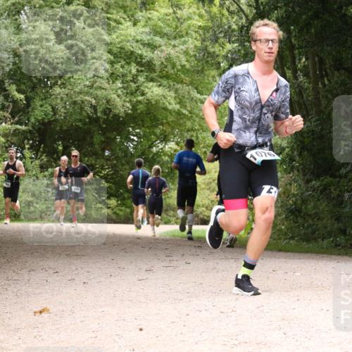 30.08.2026 - Elbe Triathlon Hamburg Antke Förster http://msf.ph/oto/10101157 30.08.2026 11:16:27 Laufen 048, 1076 meine-sportfotos.de