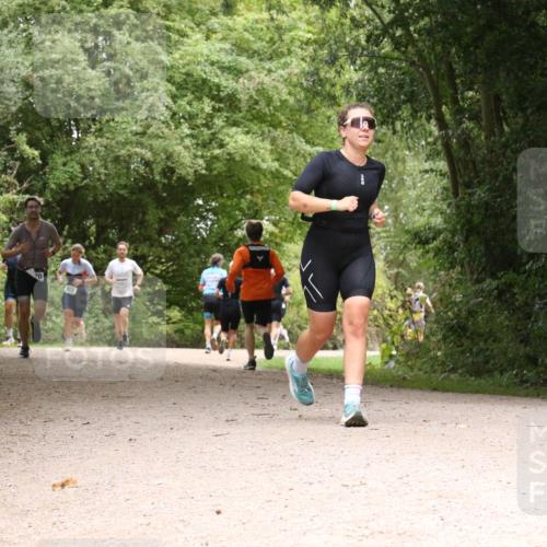 30.08.2026 - Elbe Triathlon Hamburg Antke Förster http://msf.ph/oto/10101185 30.08.2026 11:16:41 Laufen 0, 822 meine-sportfotos.de