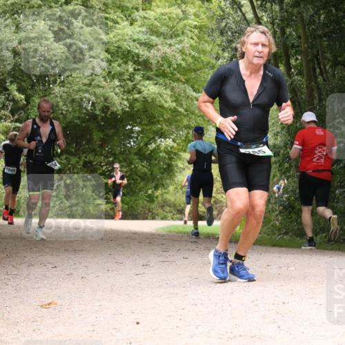 30.08.2026 - Elbe Triathlon Hamburg Antke Förster http://msf.ph/oto/10101229 30.08.2026 11:17:05 Laufen 1049, 704, 385, 2228 meine-sportfotos.de