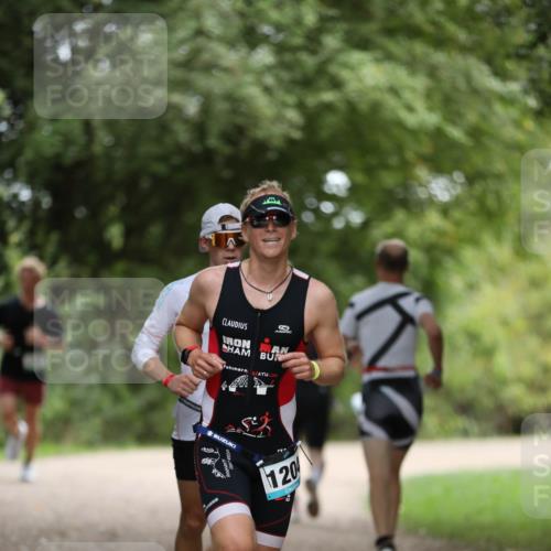 30.08.2026 - Elbe Triathlon Hamburg Antke Förster http://msf.ph/oto/10101236 30.08.2026 11:13:55 Laufen 120 meine-sportfotos.de