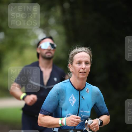 30.08.2026 - Elbe Triathlon Hamburg Antke Förster http://msf.ph/oto/10101284 30.08.2026 11:14:25 Laufen 979 meine-sportfotos.de