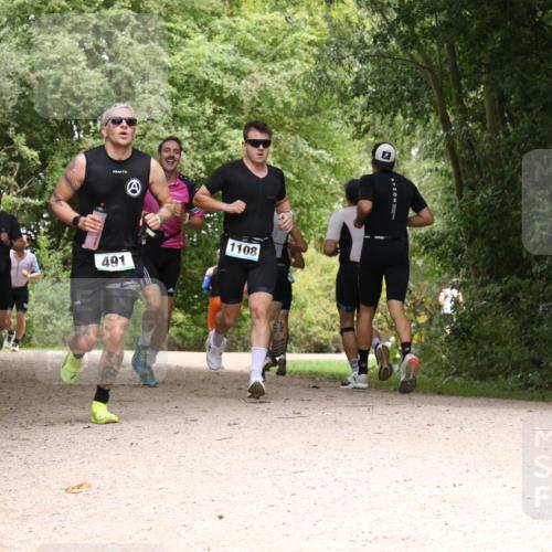 30.08.2026 - Elbe Triathlon Hamburg Antke Förster http://msf.ph/oto/10101293 30.08.2026 11:17:50 Laufen 429, 491, 1108 meine-sportfotos.de