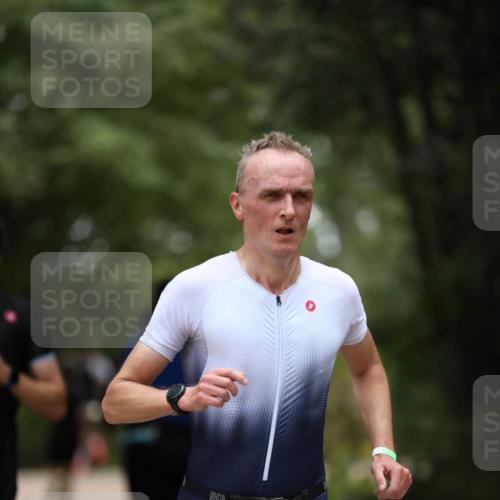 30.08.2026 - Elbe Triathlon Hamburg Antke Förster http://msf.ph/oto/10101316 30.08.2026 11:14:53 Laufen 280, 435 meine-sportfotos.de