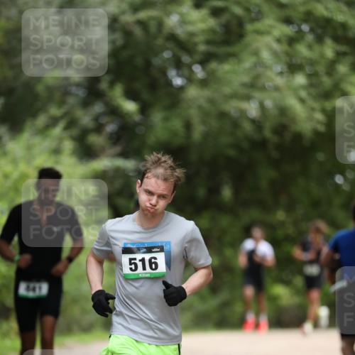 30.08.2026 - Elbe Triathlon Hamburg Antke Förster http://msf.ph/oto/10101318 30.08.2026 11:14:55 Laufen 441, 516 meine-sportfotos.de
