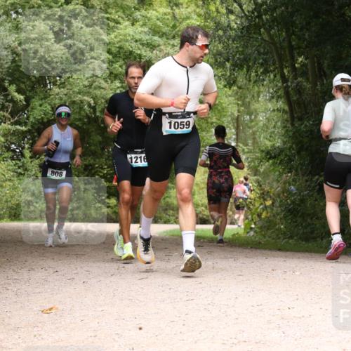 30.08.2026 - Elbe Triathlon Hamburg Antke Förster http://msf.ph/oto/10101345 30.08.2026 11:18:20 Laufen 808, 1216, 1059 meine-sportfotos.de