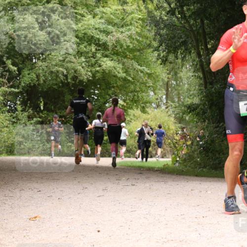 30.08.2026 - Elbe Triathlon Hamburg Antke Förster http://msf.ph/oto/10101363 30.08.2026 11:18:32 Laufen 735 meine-sportfotos.de