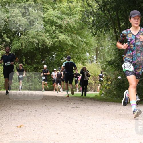 30.08.2026 - Elbe Triathlon Hamburg Antke Förster http://msf.ph/oto/10101371 30.08.2026 11:18:41 Laufen 400, 886 meine-sportfotos.de