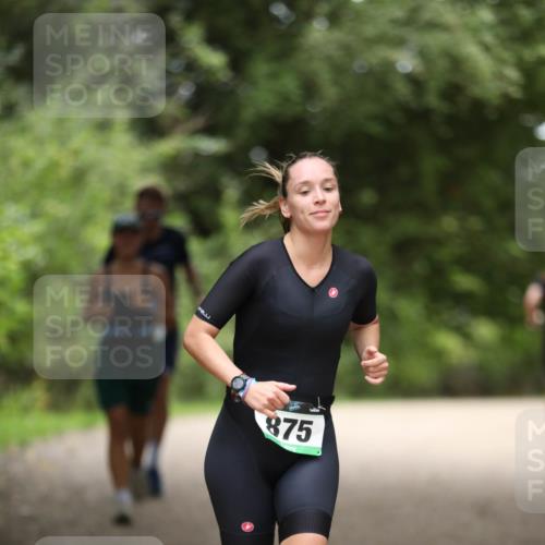 30.08.2026 - Elbe Triathlon Hamburg Antke Förster http://msf.ph/oto/10101376 30.08.2026 11:15:23 Laufen 875 meine-sportfotos.de