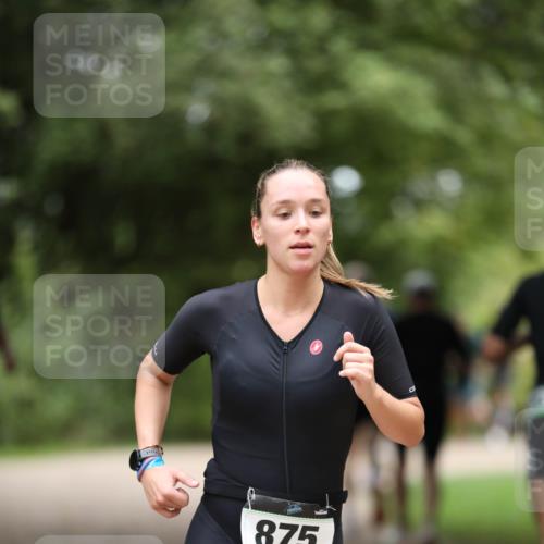 30.08.2026 - Elbe Triathlon Hamburg Antke Förster http://msf.ph/oto/10101380 30.08.2026 11:15:24 Laufen 875 meine-sportfotos.de
