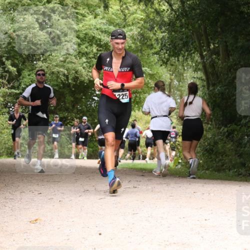 30.08.2026 - Elbe Triathlon Hamburg Antke Förster http://msf.ph/oto/10101417 30.08.2026 11:19:02 Laufen 225 meine-sportfotos.de