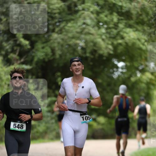 30.08.2026 - Elbe Triathlon Hamburg Antke Förster http://msf.ph/oto/10101422 30.08.2026 11:15:47 Laufen 548, 105 meine-sportfotos.de