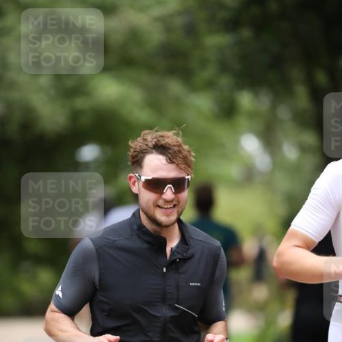 30.08.2026 - Elbe Triathlon Hamburg Antke Förster http://msf.ph/oto/10101428 30.08.2026 11:15:50 Laufen 48 meine-sportfotos.de