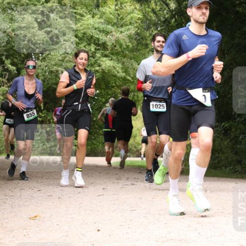 30.08.2026 - Elbe Triathlon Hamburg Antke Förster http://msf.ph/oto/10101441 30.08.2026 11:19:14 Laufen 1063, 855, 1025, 0 meine-sportfotos.de