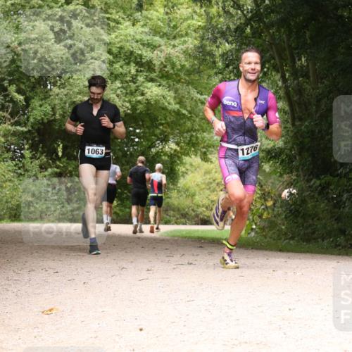 30.08.2026 - Elbe Triathlon Hamburg Antke Förster http://msf.ph/oto/10101453 30.08.2026 11:19:19 Laufen 1063, 1276 meine-sportfotos.de