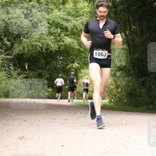 30.08.2026 - Elbe Triathlon Hamburg Antke Förster http://msf.ph/oto/10101459 30.08.2026 11:19:21 Laufen 1063 meine-sportfotos.de