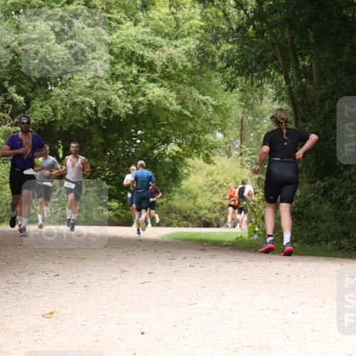 30.08.2026 - Elbe Triathlon Hamburg Antke Förster http://msf.ph/oto/10101485 30.08.2026 11:19:45 Laufen 561 meine-sportfotos.de