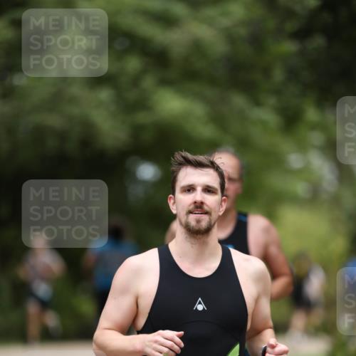 30.08.2026 - Elbe Triathlon Hamburg Antke Förster http://msf.ph/oto/10101486 30.08.2026 11:16:37 Laufen 1898 meine-sportfotos.de