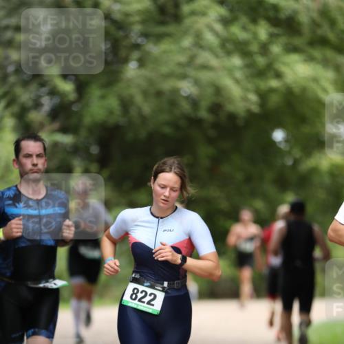 30.08.2026 - Elbe Triathlon Hamburg Antke Förster http://msf.ph/oto/10101508 30.08.2026 11:16:51 Laufen 822 meine-sportfotos.de