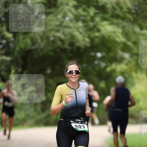 30.08.2026 - Elbe Triathlon Hamburg Antke Förster http://msf.ph/oto/10101518 30.08.2026 11:16:56 Laufen 927 meine-sportfotos.de