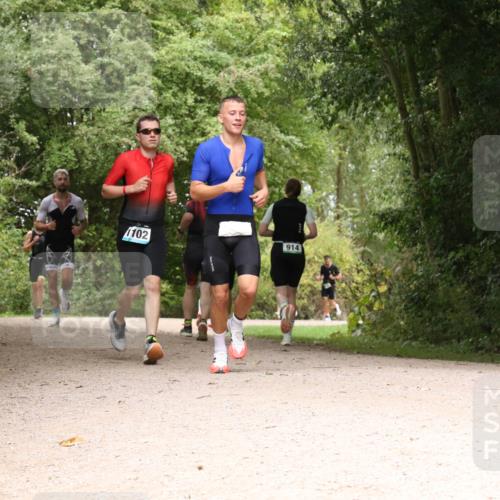 30.08.2026 - Elbe Triathlon Hamburg Antke Förster http://msf.ph/oto/10101537 30.08.2026 11:20:16 Laufen 1102, 914 meine-sportfotos.de