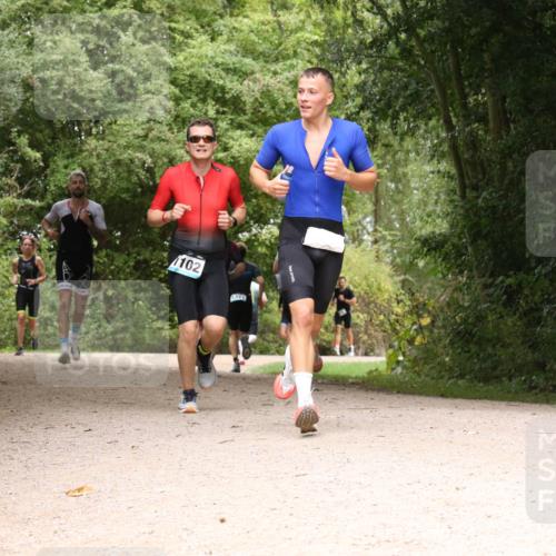 30.08.2026 - Elbe Triathlon Hamburg Antke Förster http://msf.ph/oto/10101539 30.08.2026 11:20:16 Laufen 102, 1371 meine-sportfotos.de