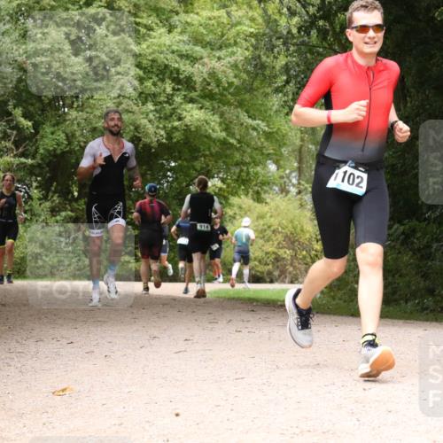30.08.2026 - Elbe Triathlon Hamburg Antke Förster http://msf.ph/oto/10101543 30.08.2026 11:20:18 Laufen 914, 1102 meine-sportfotos.de