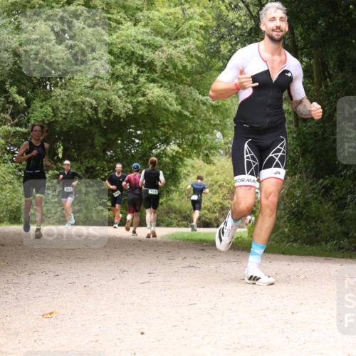 30.08.2026 - Elbe Triathlon Hamburg Antke Förster http://msf.ph/oto/10101547 30.08.2026 11:20:20 Laufen 914, 20 meine-sportfotos.de