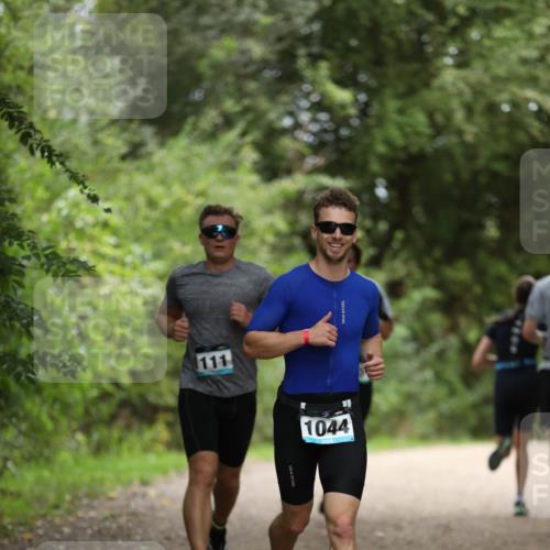 30.08.2026 - Elbe Triathlon Hamburg Antke Förster http://msf.ph/oto/10101558 30.08.2026 11:17:19 Laufen 111, 1044, 7877 meine-sportfotos.de