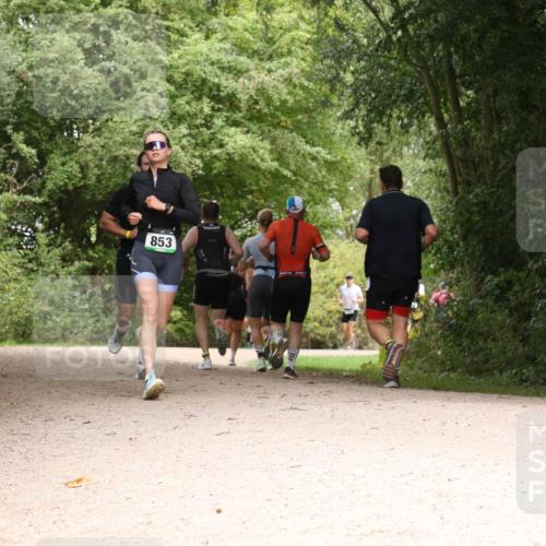 30.08.2026 - Elbe Triathlon Hamburg Antke Förster http://msf.ph/oto/10101559 30.08.2026 11:20:27 Laufen 853 meine-sportfotos.de