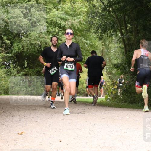30.08.2026 - Elbe Triathlon Hamburg Antke Förster http://msf.ph/oto/10101561 30.08.2026 11:20:28 Laufen 455, 853 meine-sportfotos.de
