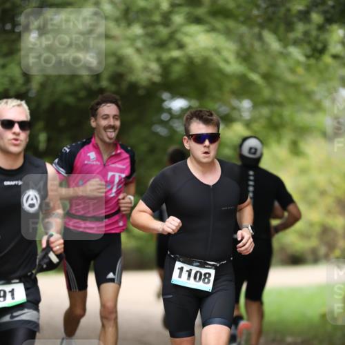 30.08.2026 - Elbe Triathlon Hamburg Antke Förster http://msf.ph/oto/10101604 30.08.2026 11:17:51 Laufen 91, 1108 meine-sportfotos.de